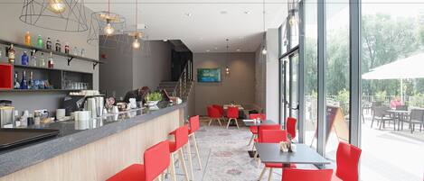 Bar (en el alojamiento)