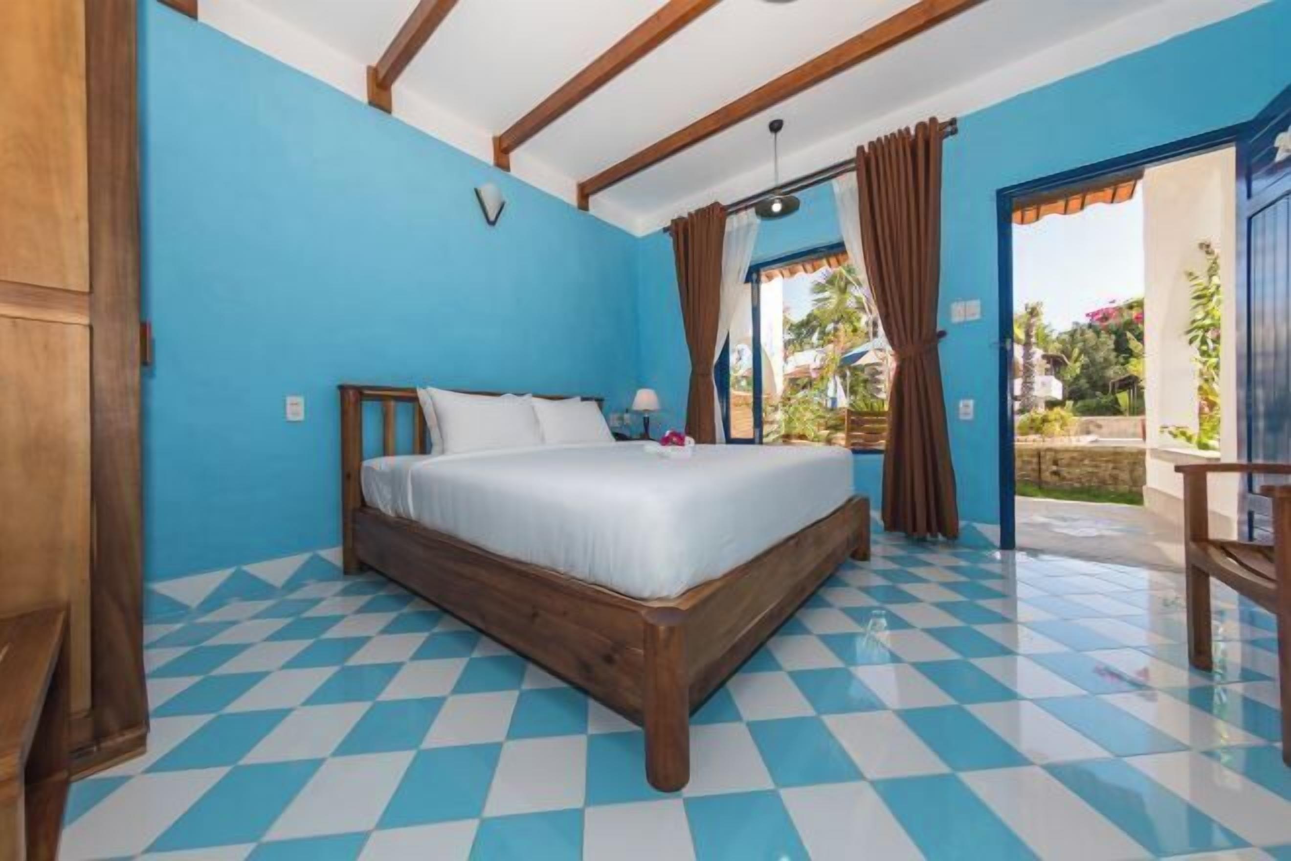 Minibar, caja fuerte, escritorio y espacio para trabajar con un portátil