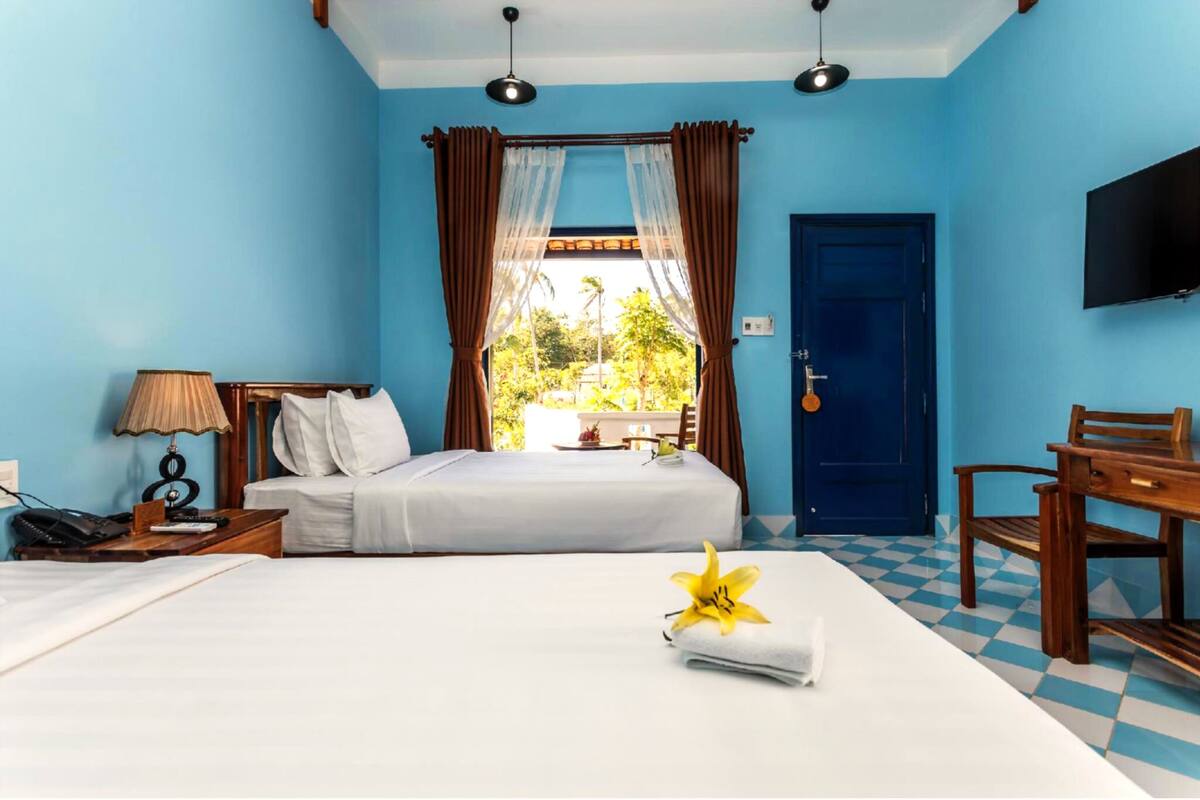 Deluxe Twin Bungalow | Minibar, két bảo mật tại phòng, bàn, màn/rèm cản sáng 