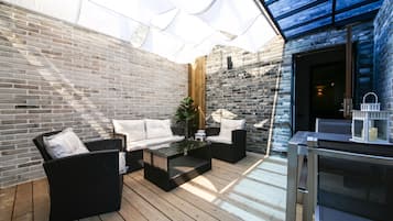 Phòng Suite Premium (Fri/Sat check in time: 8PM) | Hiên