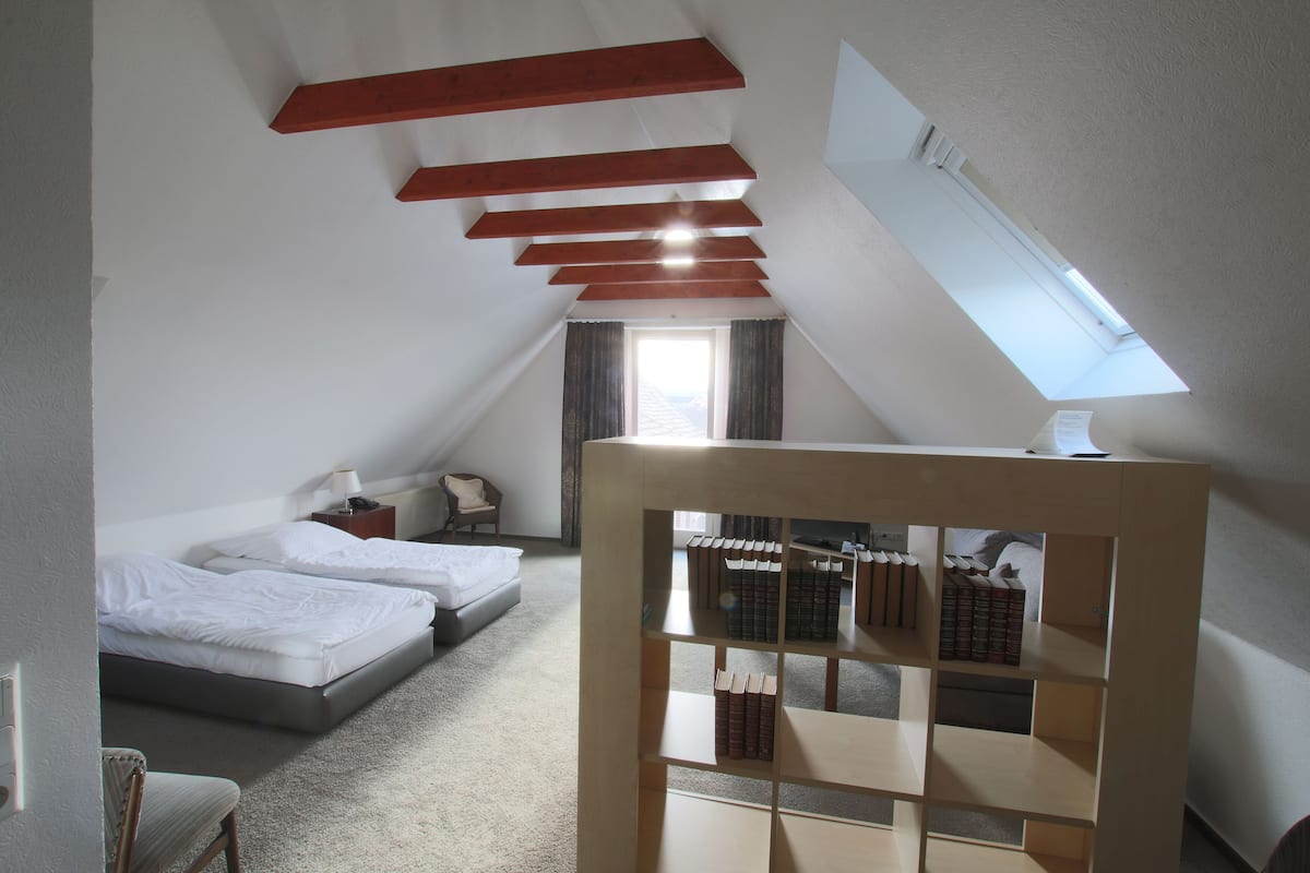 Apartment | Minibar, desk, laptop workspace, WiFi (free)
