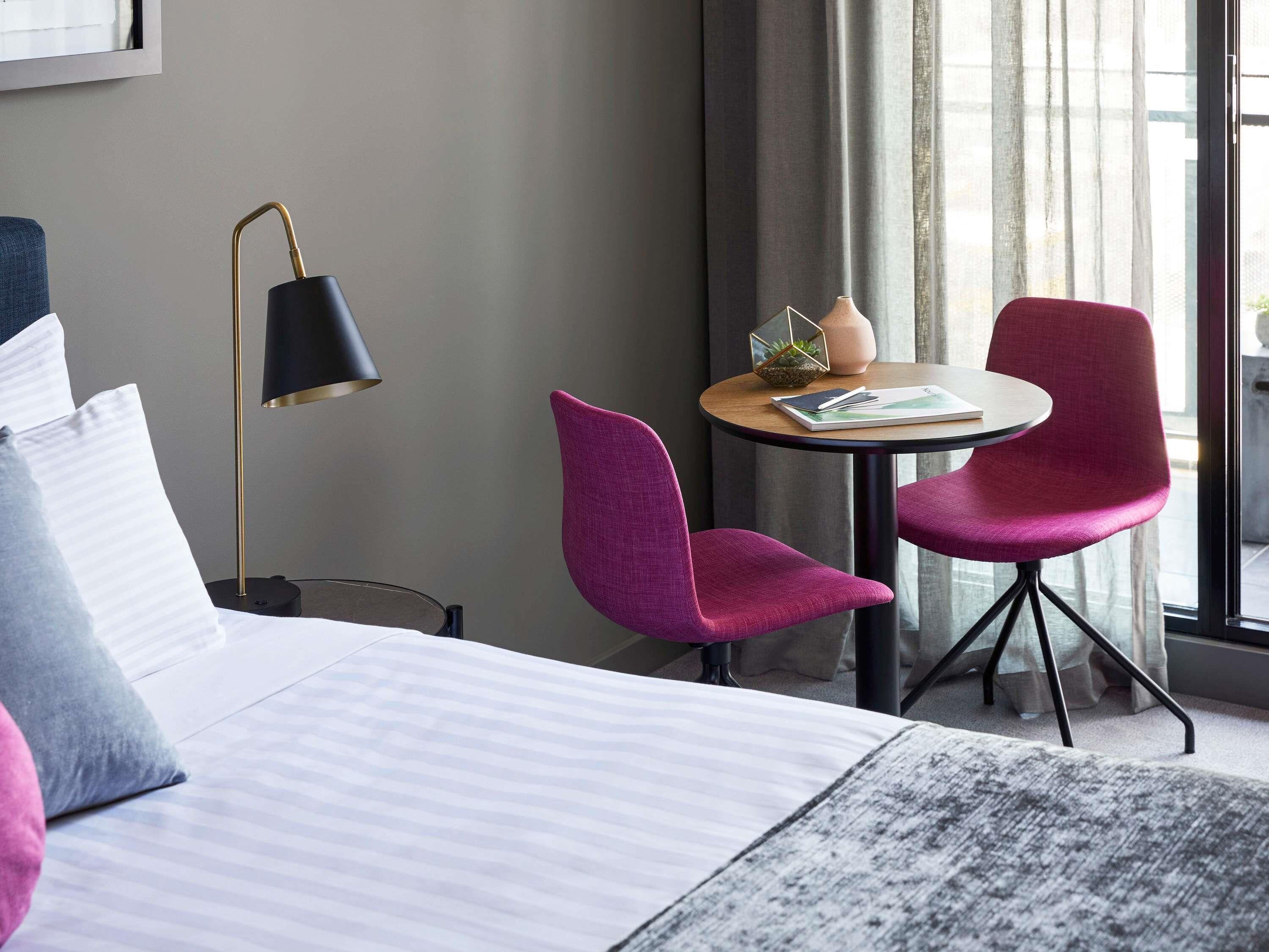 Camera, 1 letto king, balcone (Chen) | Minibar, una cassaforte in camera, una scrivania, tende oscuranti