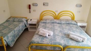 Een kluis op de kamer, een bureau, gratis babybedden, gratis wifi