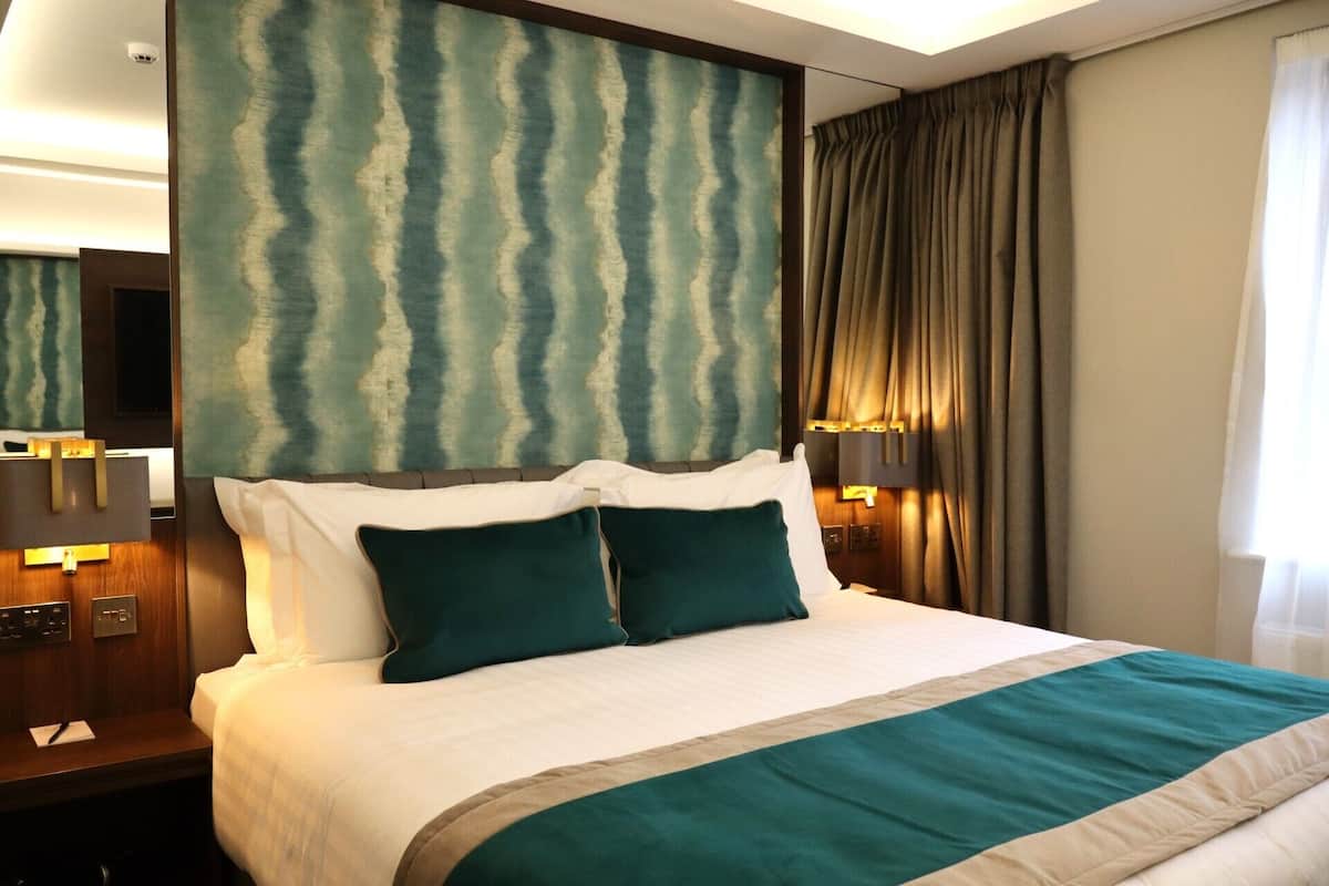 1 bedroom, premium bedding, desk, blackout drapes