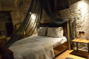 Standard Double Room | In-room safe, desk, iron/ironing board, free WiFi - Emily Cave House (Nevsehir)