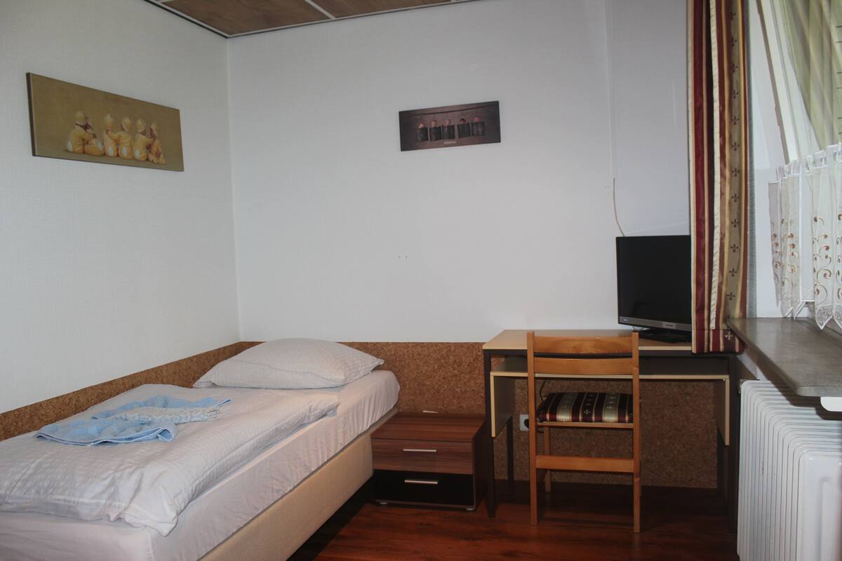 Single Room (Budget)