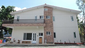 Mặt tiền nơi lưu trú