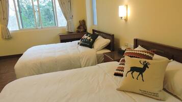 Minibar, desk, free WiFi, bed sheets