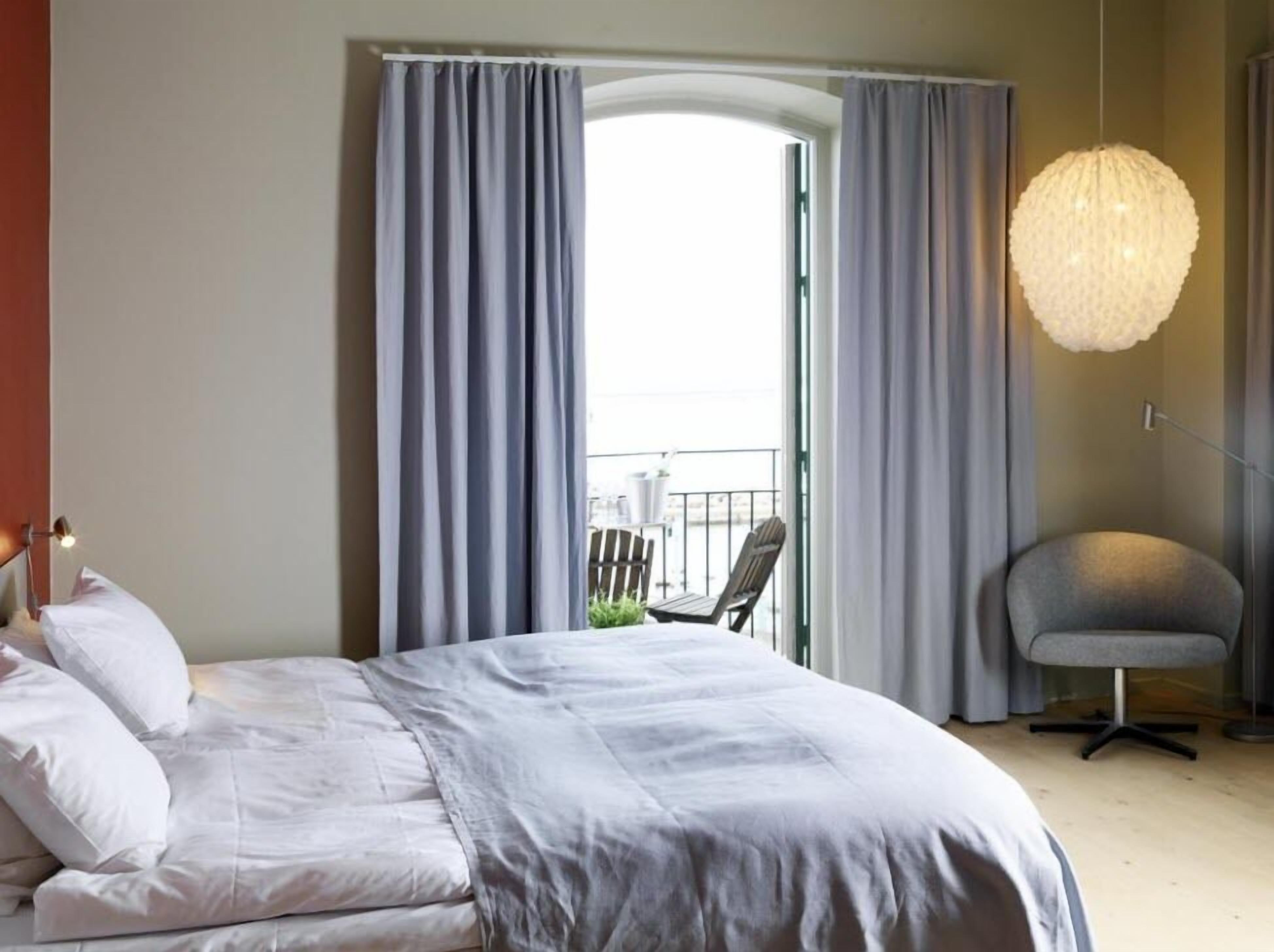 standard double room, sea view | individually decorated, individually furnished, laptop workspace