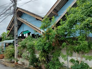 Front of property - Canaan Guesthouse (Kanchanaburi)