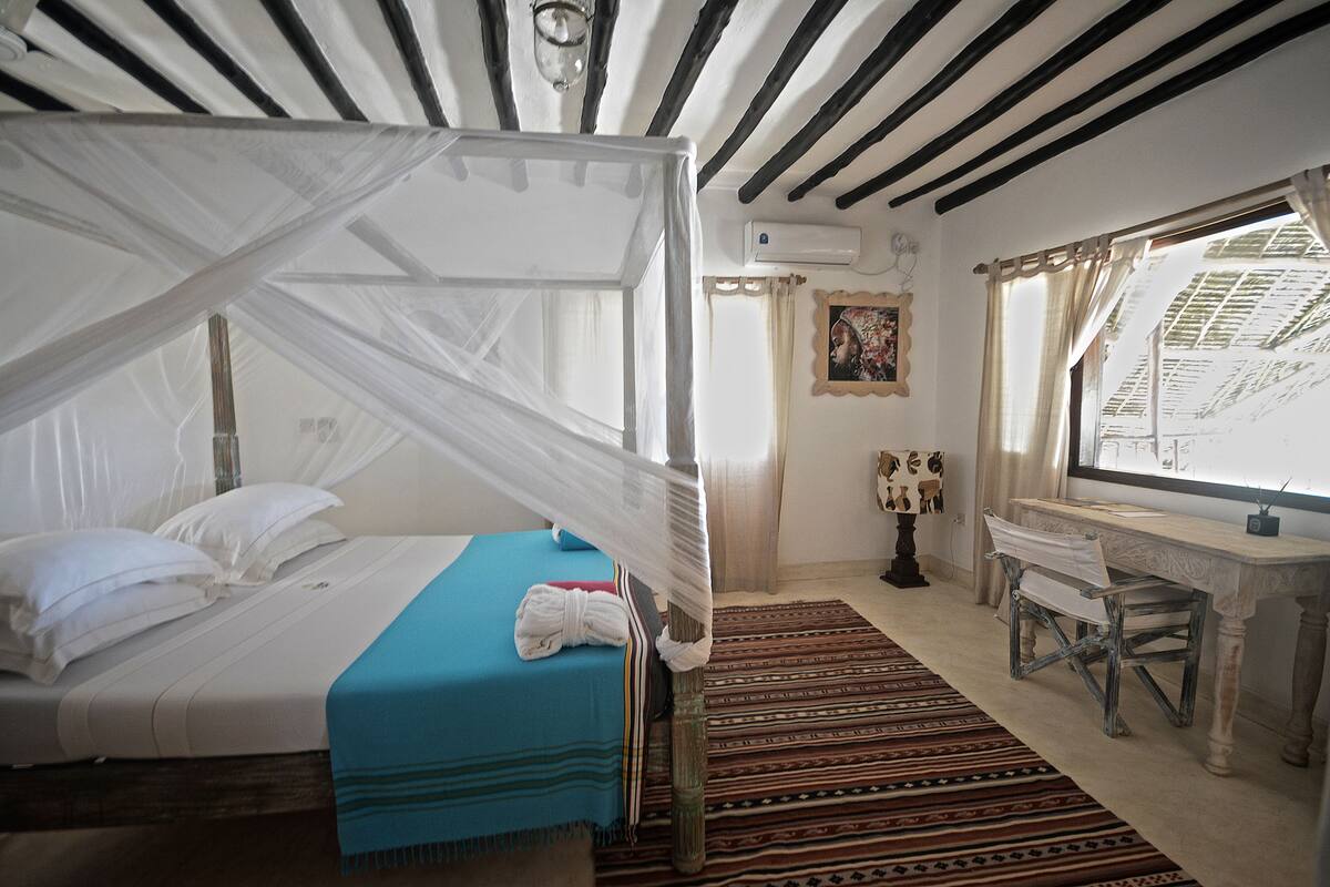 Quarto standard | Roupas de cama premium, frigobar, cofres nos quartos, escrivaninha