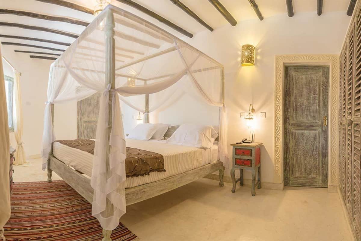 Quarto casal exclusivo, 1 cama King, vista para o oceano | Roupas de cama premium, frigobar, cofres nos quartos, escrivaninha