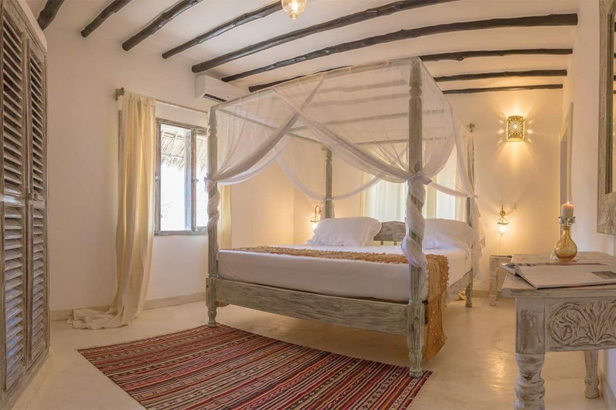 Quarto casal exclusivo, 1 cama King, vista para o jardim | Roupas de cama premium, frigobar, cofres nos quartos, escrivaninha