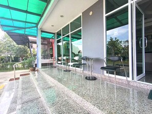 ด้านหน้าที่พัก