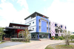 Front of property - Sabai Palace (Nakhon Si Thammarat)