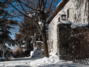 Chambre Double ou avec lits jumeaux, salle de bains privée, vue montagne | Extérieur