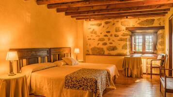 Habitación con 1 cama matrimonial o 2 individuales, baño privado, vista a la montaña