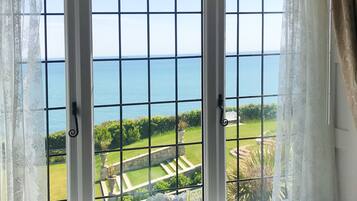 1 Victoria & Albert room | 1 bedroom, premium bedding, in-room safe, individually decorated