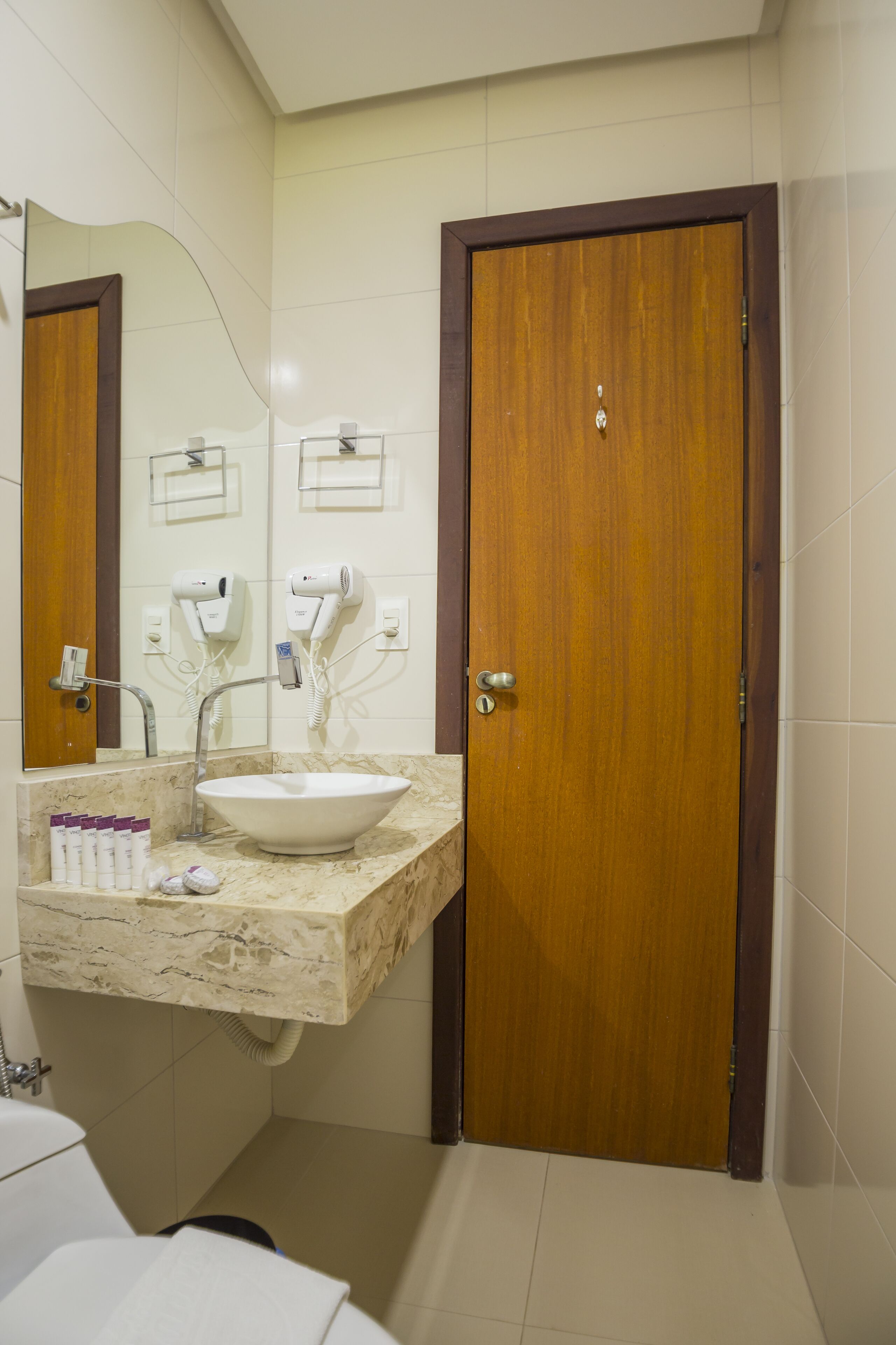 deluxe room, 2 single beds | minibar, desk, laptop workspace, blackout curtains