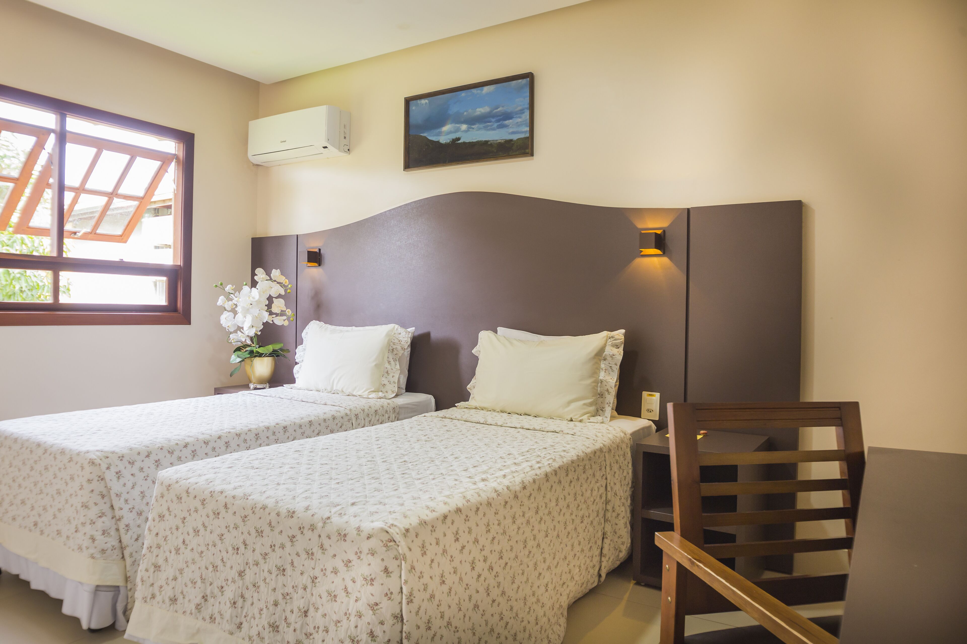 standard double or twin room | minibar, desk, laptop workspace, blackout curtains