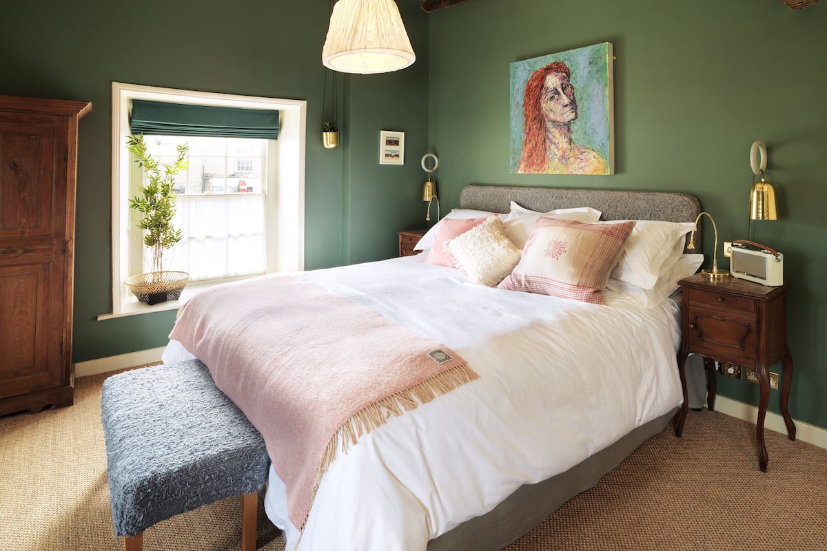 Deluxe Room, 1 King Bed (Room 2) | Egyptian cotton sheets, premium bedding, in-room safe