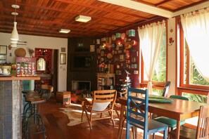 Lunch, dinner served; international cuisine, garden views  - Pousada Encanto da Bocaina (São José do Barreiro)