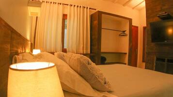 Quarto casal romântico, 1 cama Queen, banheiro privativo, no jardim | Roupas de cama de algodão egípcio, roupas de cama premium