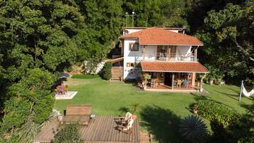 Fachada da propriedade