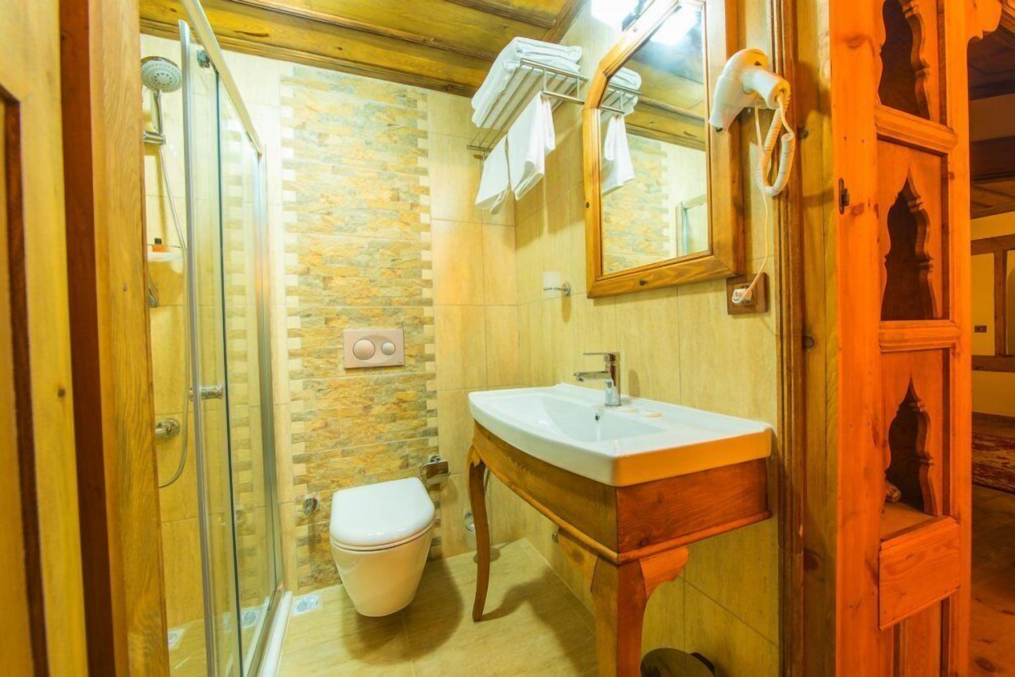 shower, free toiletries, hair dryer, slippers