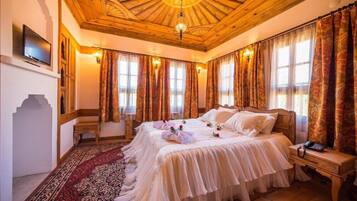 Deluxe Double or Twin Room | Premium bedding, desk, free WiFi, bed sheets