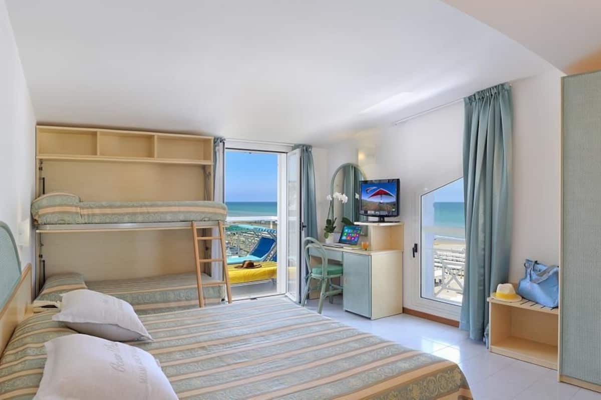 1 bedroom, minibar, in-room safe, WiFi (free)
