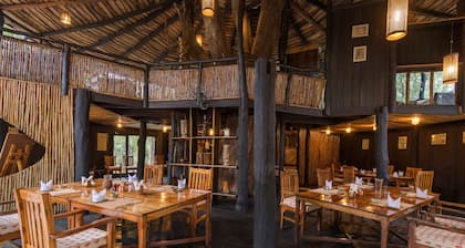 Pugdundee Safaris- Tree House Hideaway