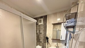 تجهيزات دش، مجففات شعر، مناشف
