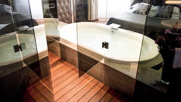 Suite junior, hidromasaje | Tina de hidromasaje