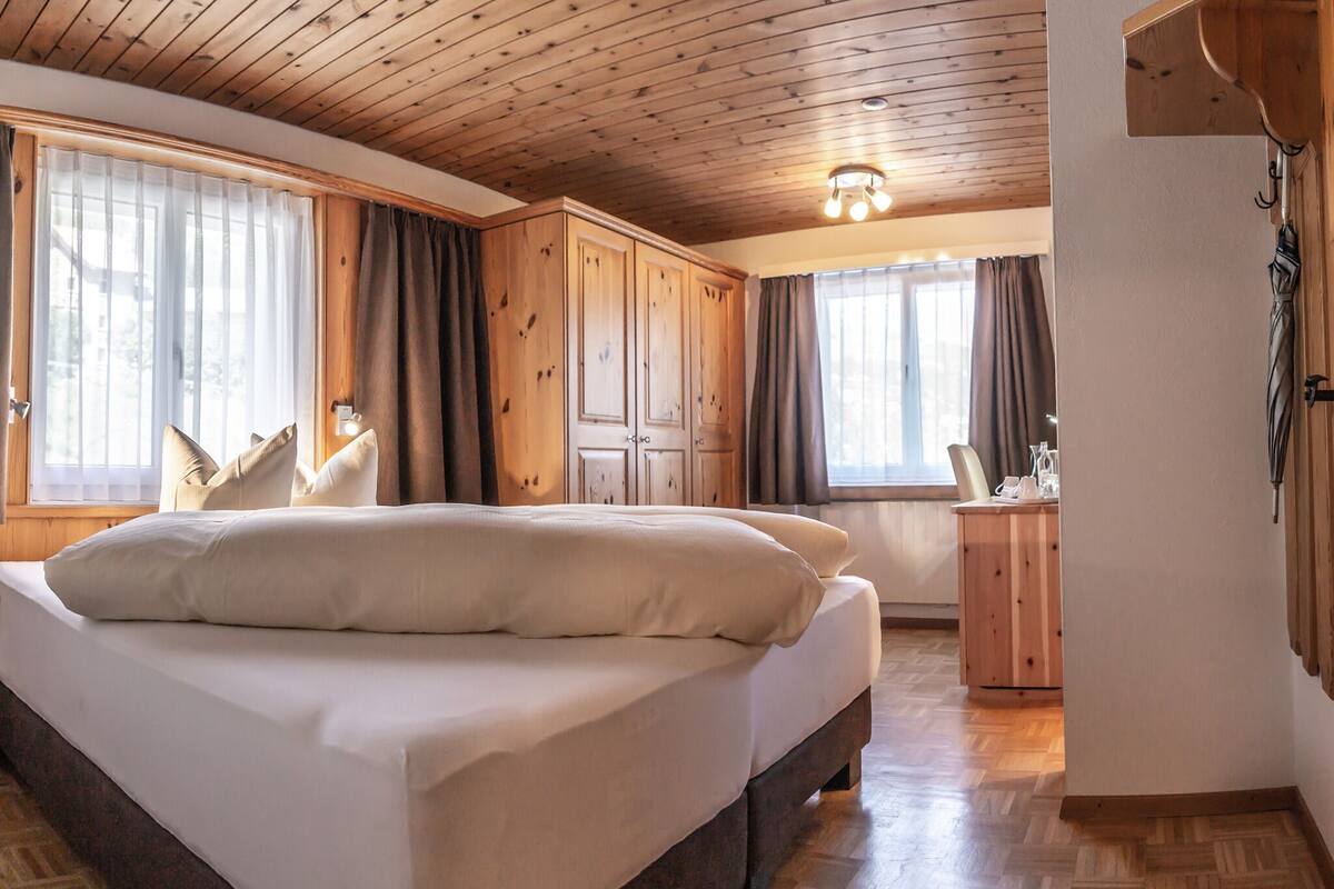 32-inch flat-screen tv with satellite channels, heated floors