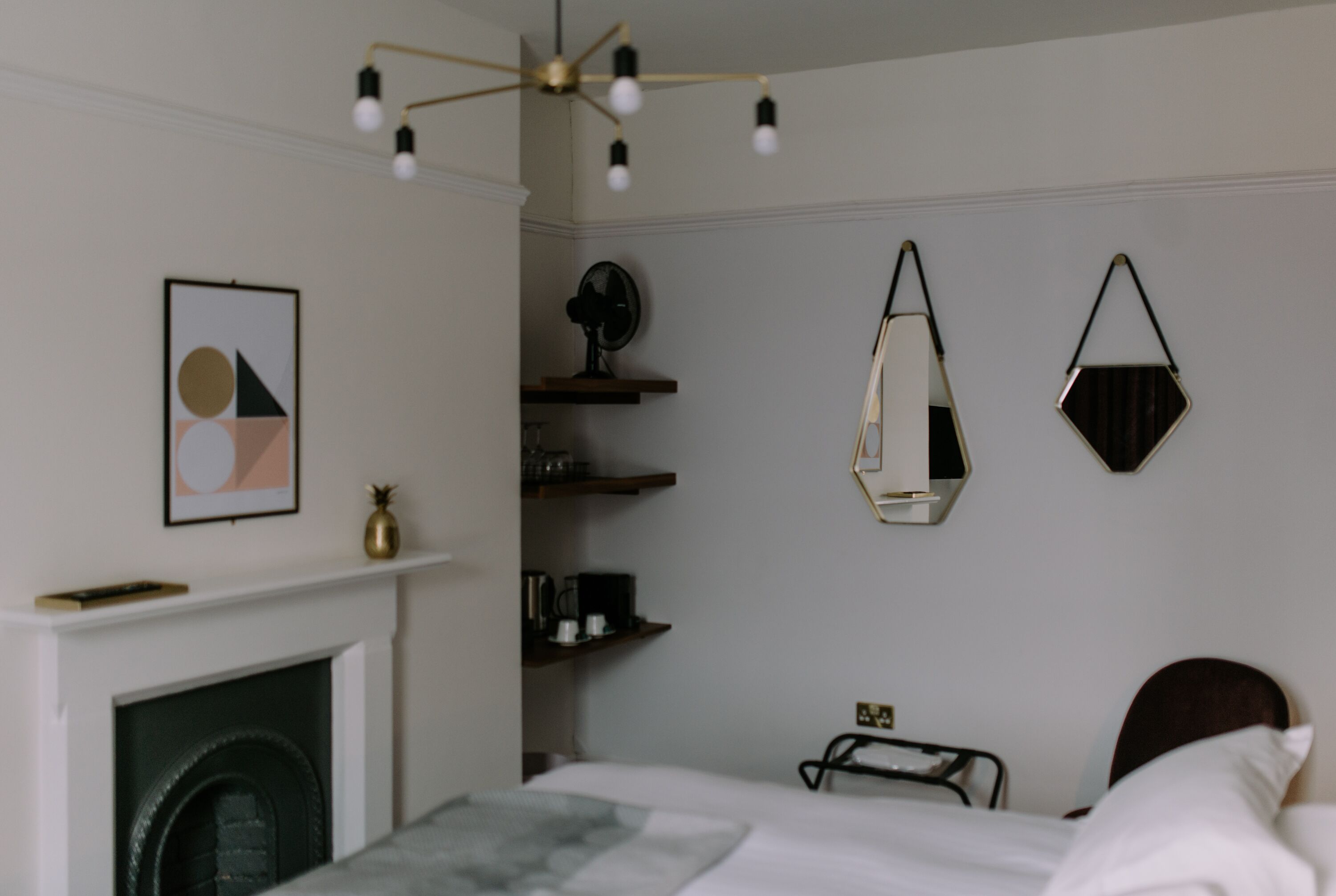 deluxe double room, ensuite | premium bedding, in-room safe, desk, laptop workspace