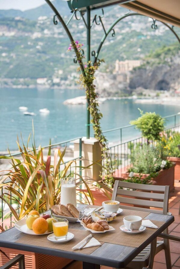 View from property - Hotel Sole (Maiori)