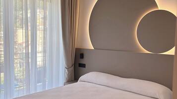 Ropa de cama de alta calidad, escritorio, sistema de insonorización