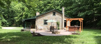 Very Private With Hot Tub