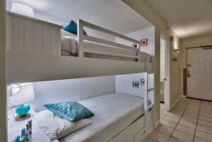 Pelican Beach Resort by Colasan