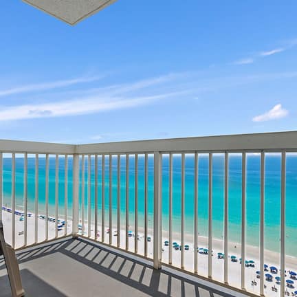 Condo superior, 2 habitaciones, 2 baños, vista al océano | Terraza o patio