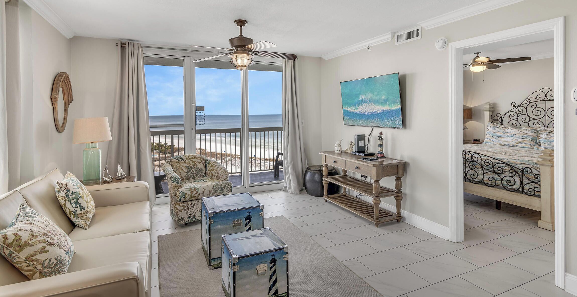 Elite-Apartment, 2 Schlafzimmer, 2 Bäder, Meerblick | Individuell dekoriert, individuell eingerichtet, Verdunkelungsvorhänge