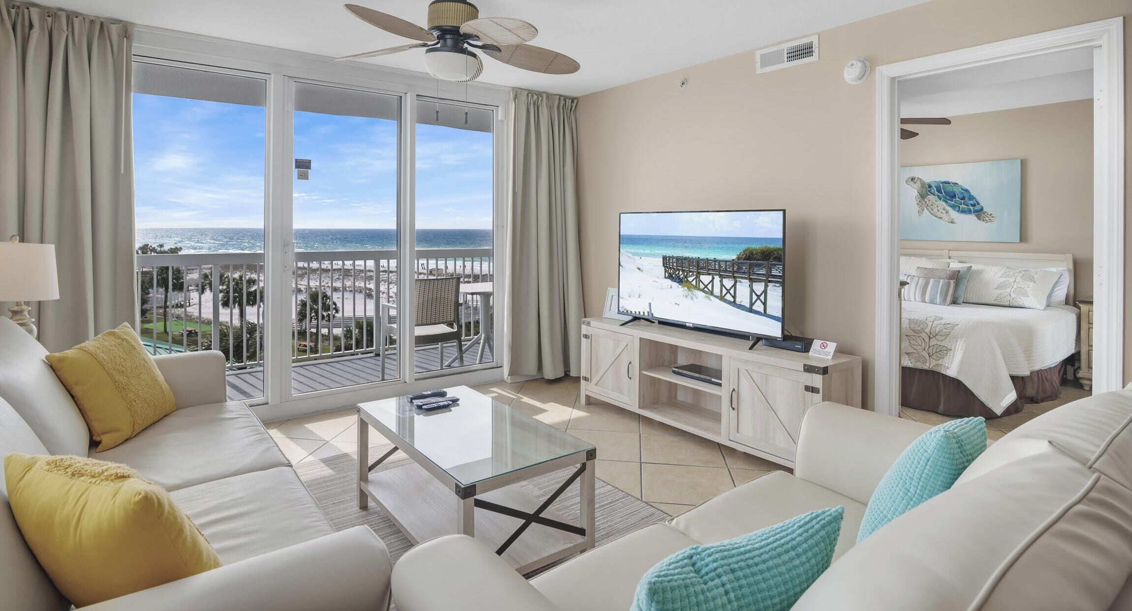 Elite-Apartment, 2 Schlafzimmer, 2 Bäder, Meerblick | Individuell dekoriert, individuell eingerichtet, Verdunkelungsvorhänge