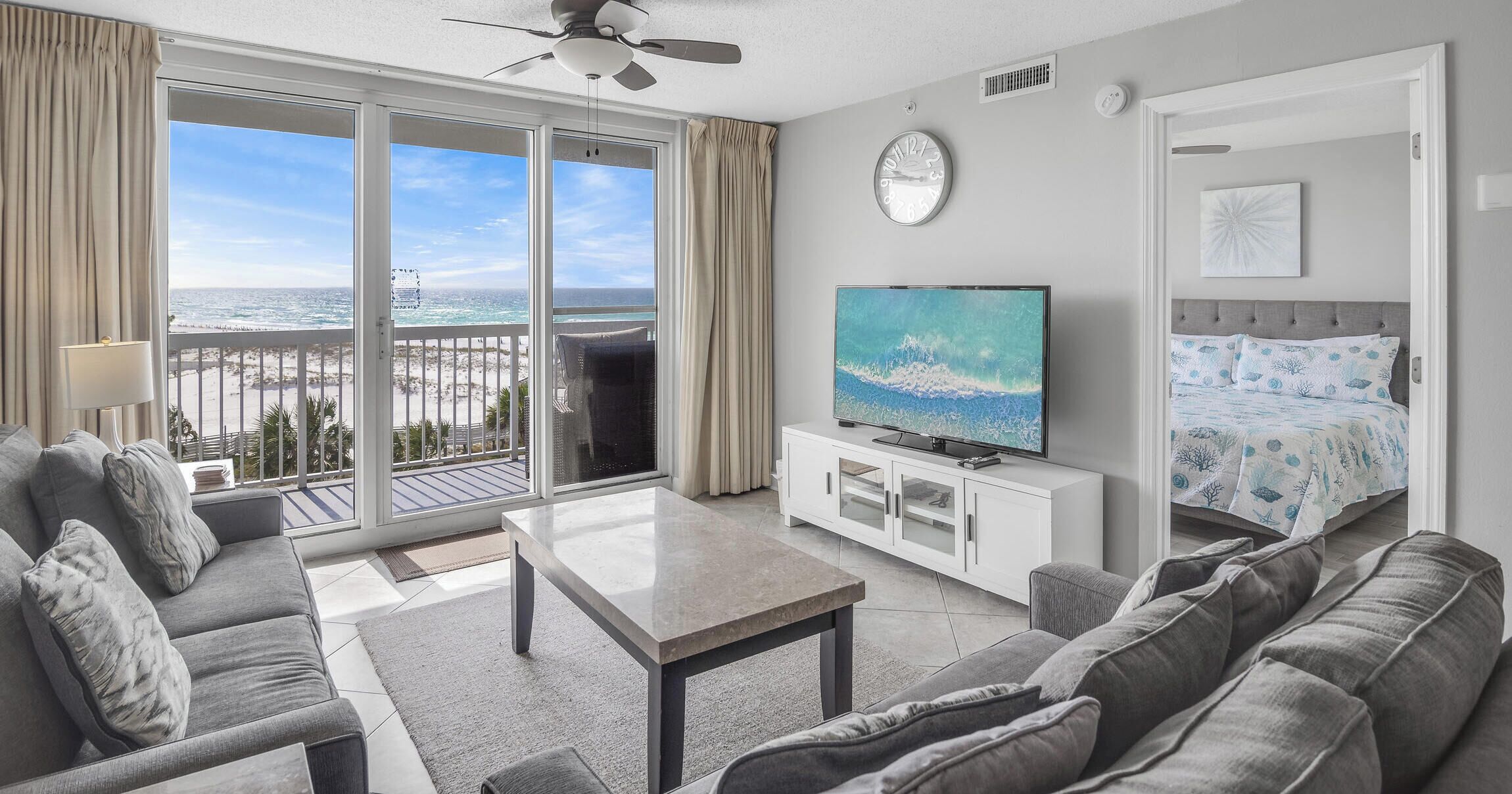 Elite-Apartment, 2 Schlafzimmer, 2 Bäder, Meerblick | Individuell dekoriert, individuell eingerichtet, Verdunkelungsvorhänge