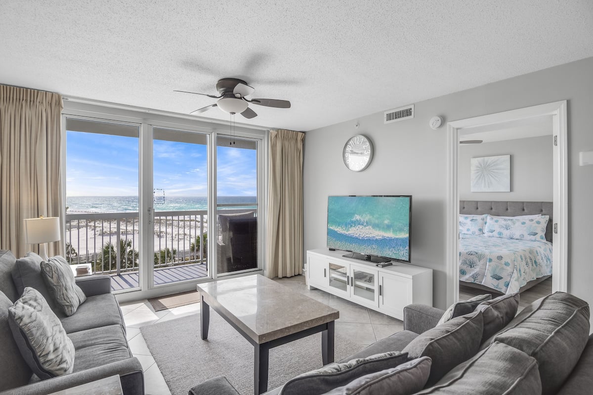 Elite Condo, 2 Bedrooms, 2 Bathrooms, Ocean View | 2 bedrooms, individually decorated, individually furnished