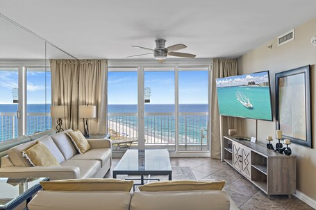 Pelican Beach Resort by Colasan - Image 1