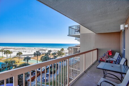 Pelican Beach Resort by Colasan - Image 112