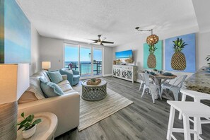 Elite Condo 1 Bedroom 2 Bathrooms Ocean View 8th Floor | Individually decorated, individually furnished, blackout drapes - Pelican Beach Resort by Colasan (Destin)