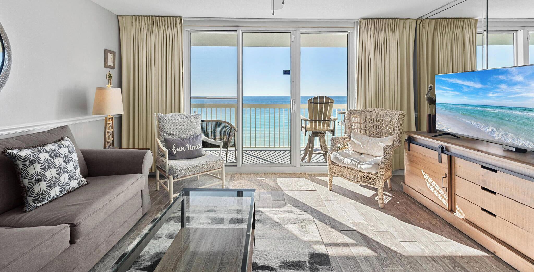 Elite-Apartment, 1 Schlafzimmer, 2 Bäder, Meerblick | Individuell dekoriert, individuell eingerichtet, Verdunkelungsvorhänge