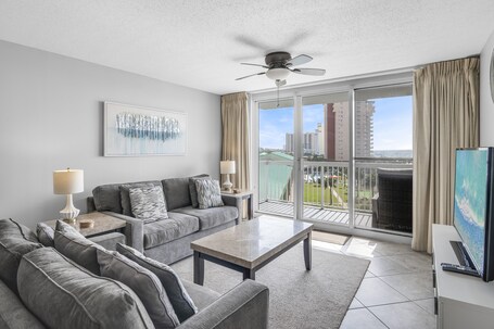 Pelican Beach Resort by Colasan - Image 92